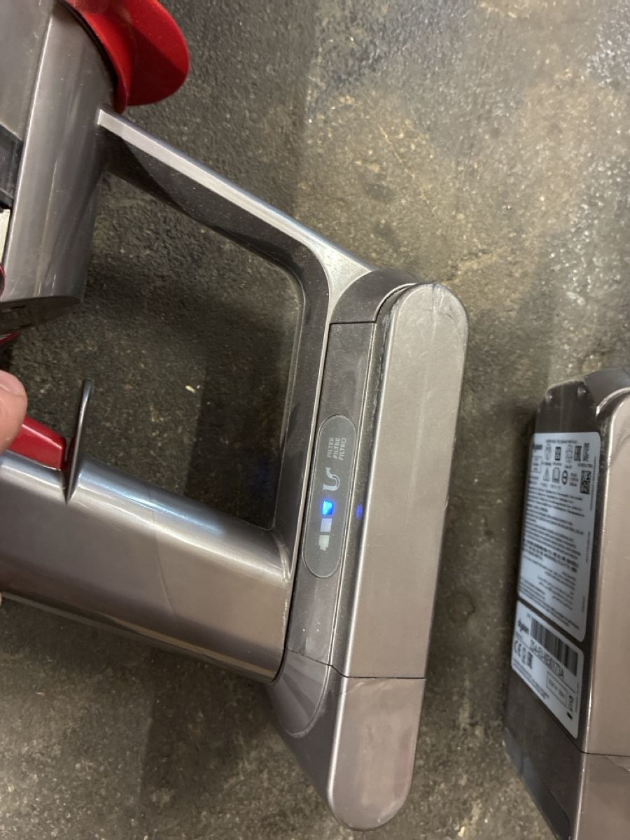 Dyson Aspirateurs & Accessoires: Dyson, Staubsauger gebraucht – D'occasion à Laufen par c44 2