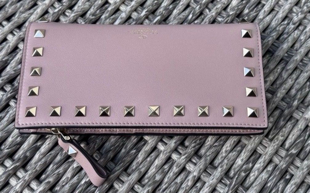 Valentino Portamonete: Valentino Garavani wallet – Usato da Dübendorf venduto da MariaS. 2