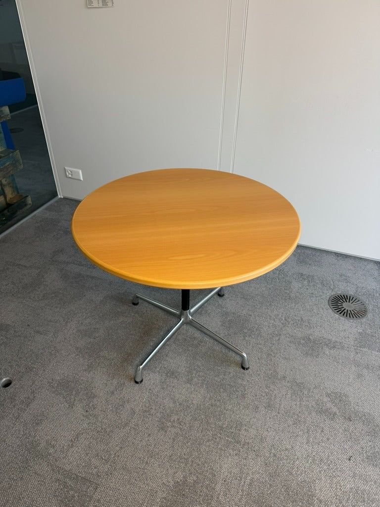 Vitra Tables: Vitra Eames Table – D'occasion à Affoltern am Albis par Zapro 1