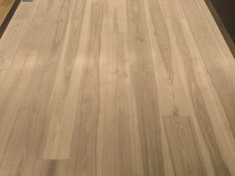 Parkett / Wandverkleidung Kernesche weiss geölt