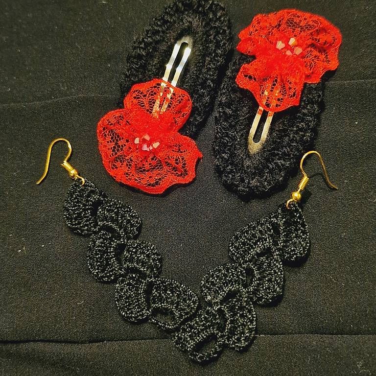 Accessori per capelli: Haarklammern und Ohrringe Handgestrickt – Usato da Binningen venduto da lunge20 2