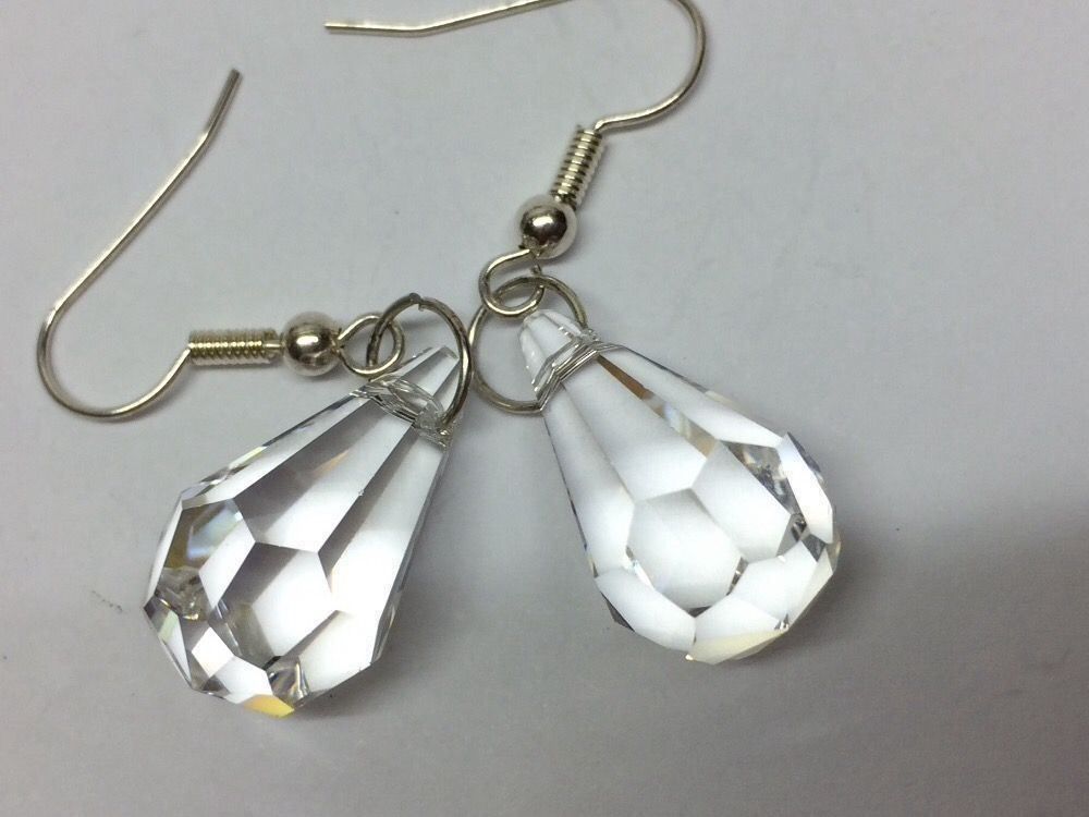 Orecchini pendenti & Orecchini a lobo: pro Paar - Ohrhänger , aus Glas CHF. 4.00 – Nuovo (secondo la descrizione) da Spreitenbach venduto da Margot-09 7