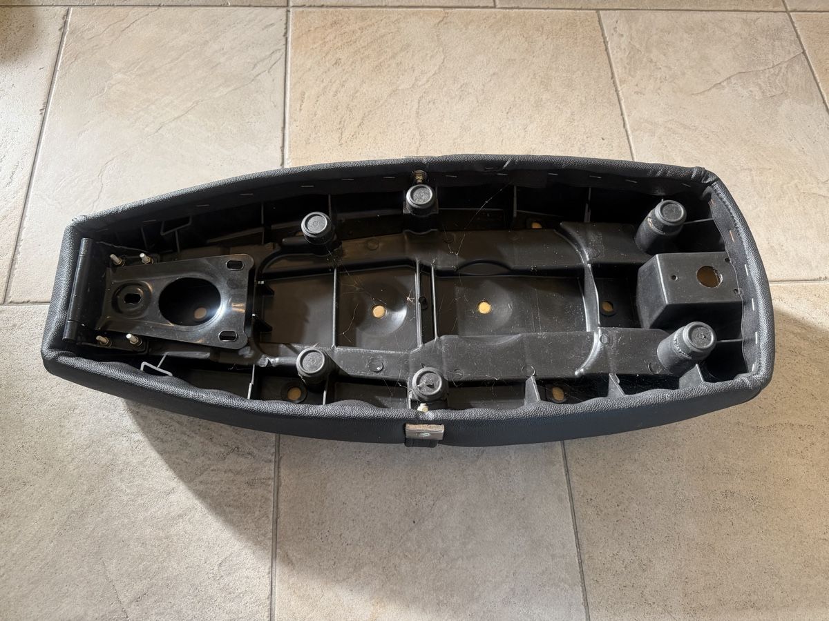 Vespa Tutti pezzi di ricambio per scooter: Vespa Px Sattel  – Usato da Trimbach venduto da ale5522 1