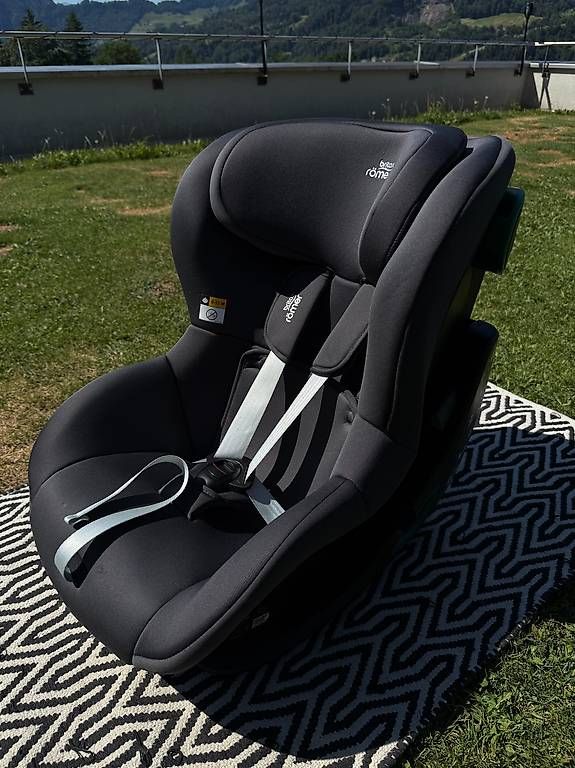 Britax Römer Seggiolini per auto: Britax Römer KING PRO  Midnight Grey – Usato da Horw venduto da Mred 4