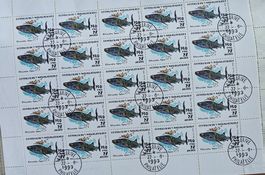 MADAGASCAR - feuille de 25 timbres thème poisson, coquill
