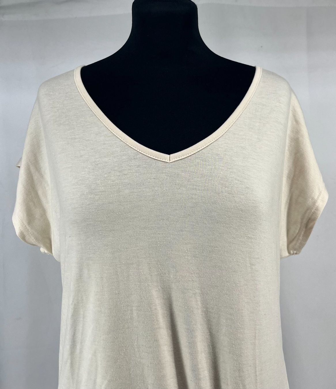 T-shirts: T-shirt beige M – D'occasion à Lausanne par PlusValue_Lausanne 1