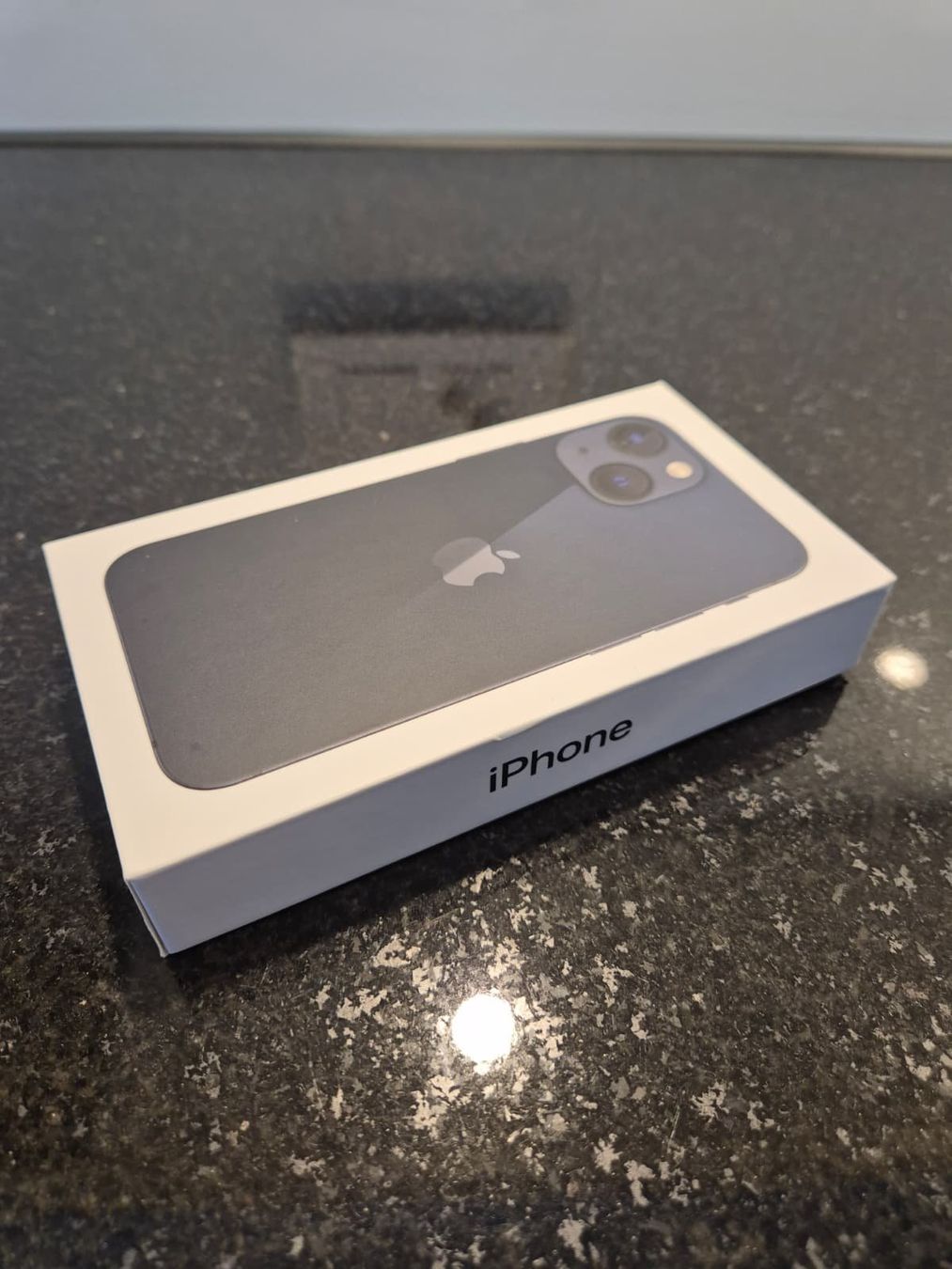 Apple Telefoni cellulari / Smartphones: iPhone 13 mini - 128GB - Midnight – Usato da Strengelbach venduto da Flobabo