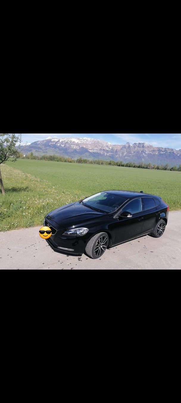 Volvo Autos: Volvo v40 – D'occasion à Nendeln par Kranz07 1