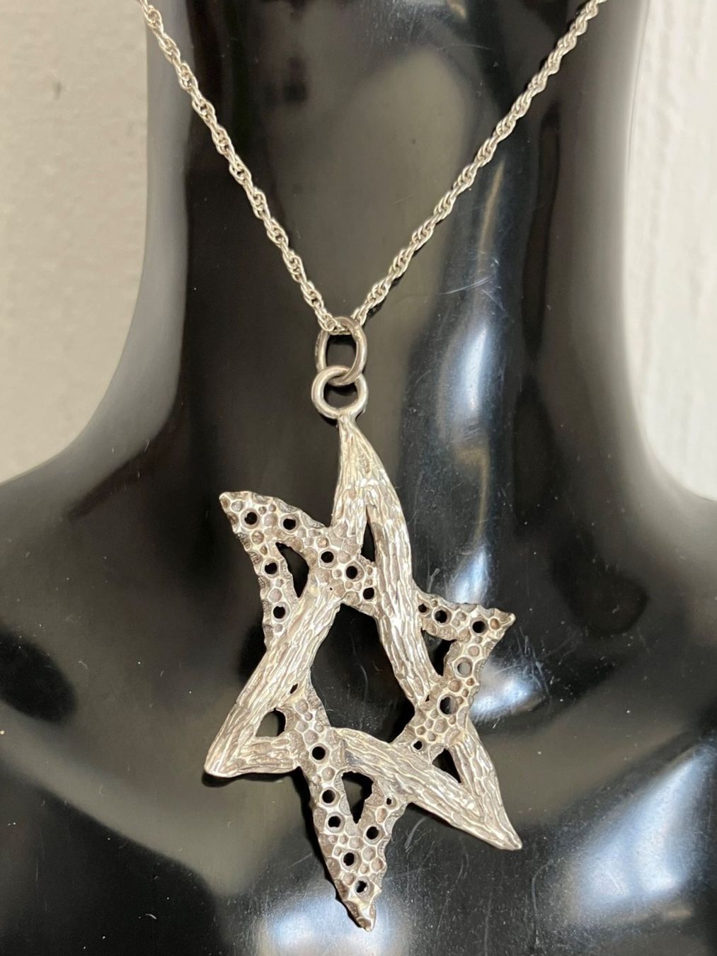 Catenine: Collier vintage étoile de David en argent 925, – Usato da Peseux venduto da CharmeCommerce