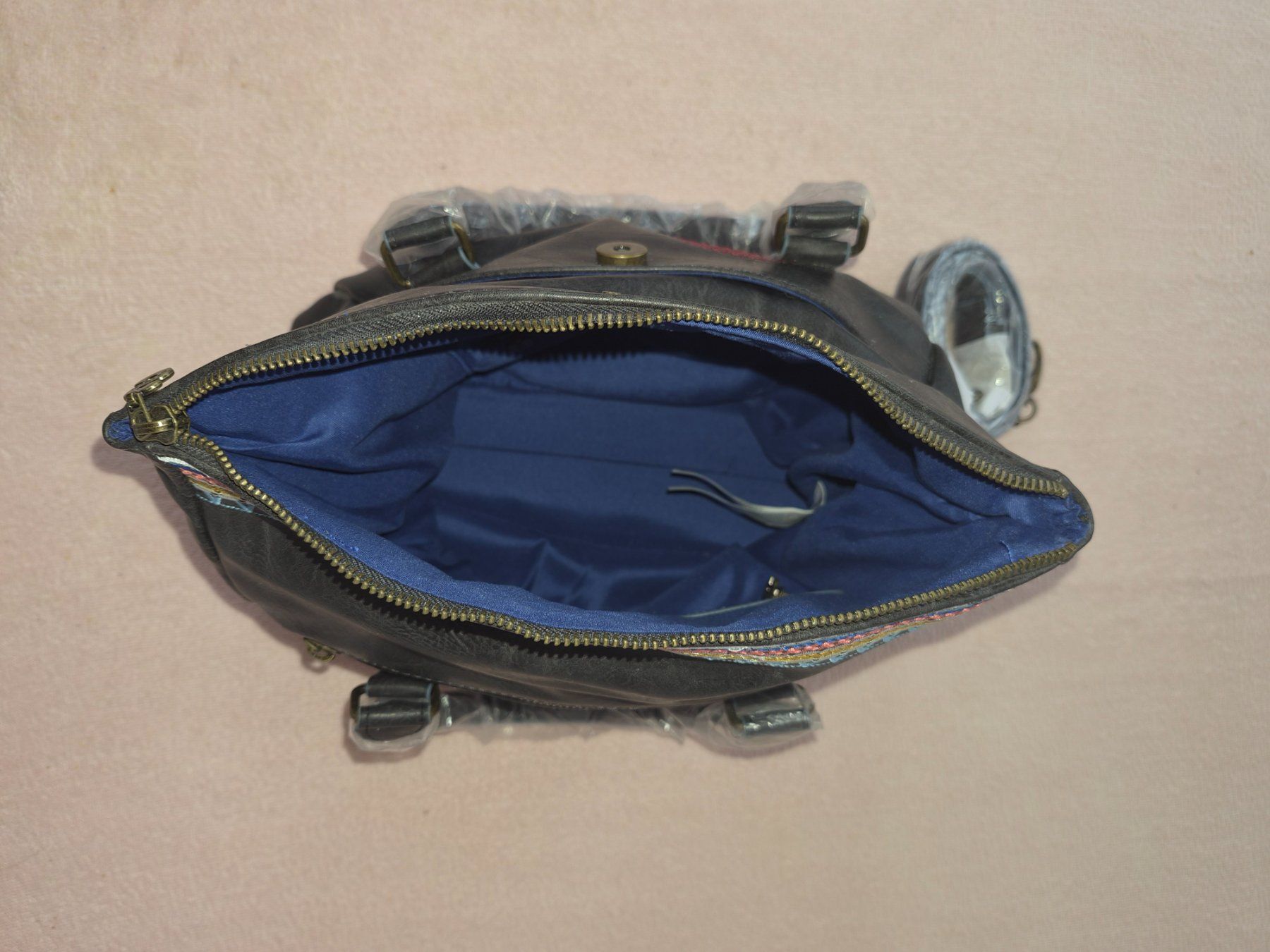 Desigual Borse da donna: Handtasche desigual – Nuovo (secondo la descrizione) da Leutwil venduto da gno_dn7j 3