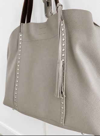 Damen-Ledertasche in Hellgrau/Taupe – elegant & geräumig