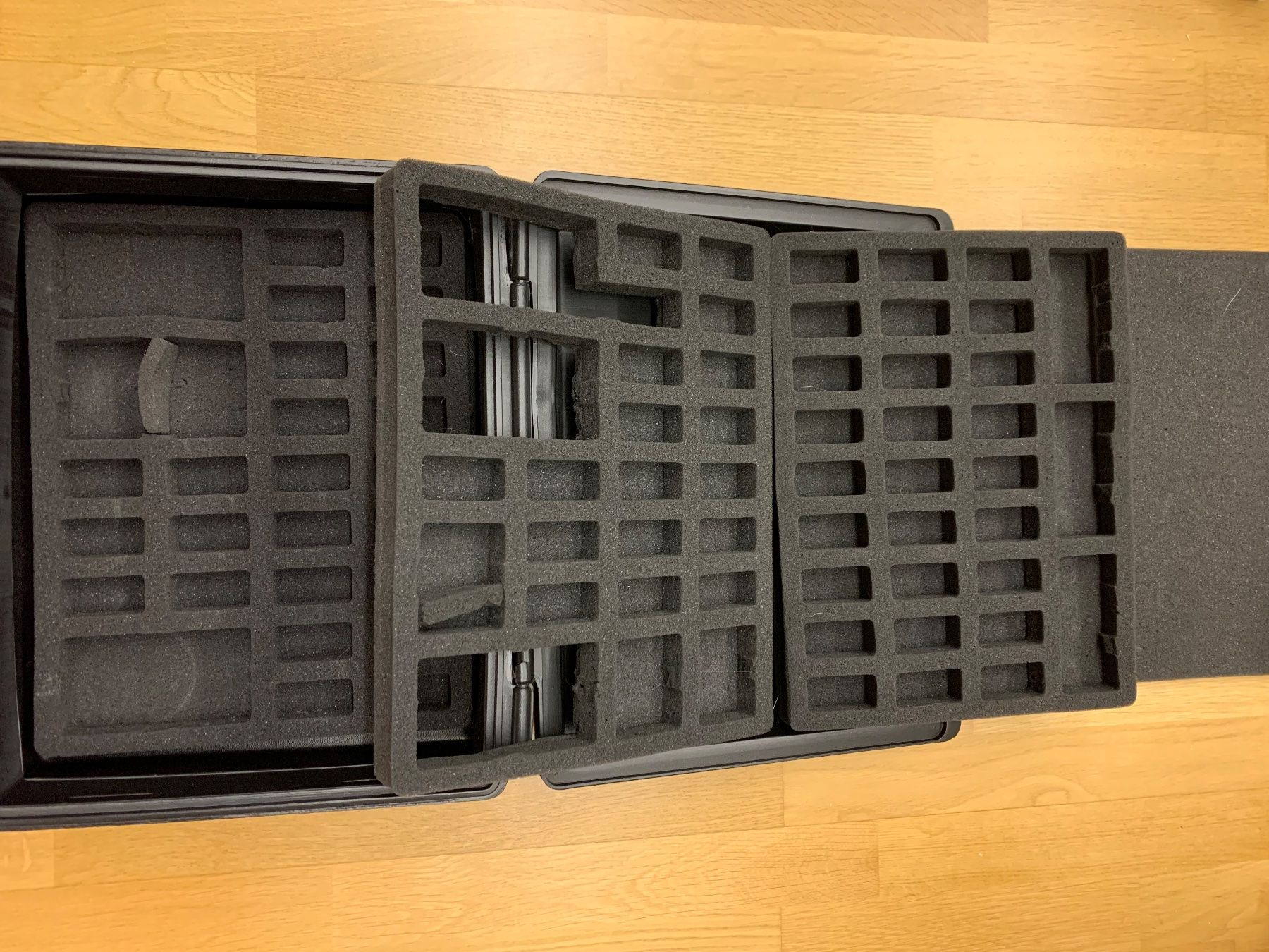Statuette: Warhammer Figurenkoffer Games Workshop – Usato da Winterthur venduto da Compiorg 2