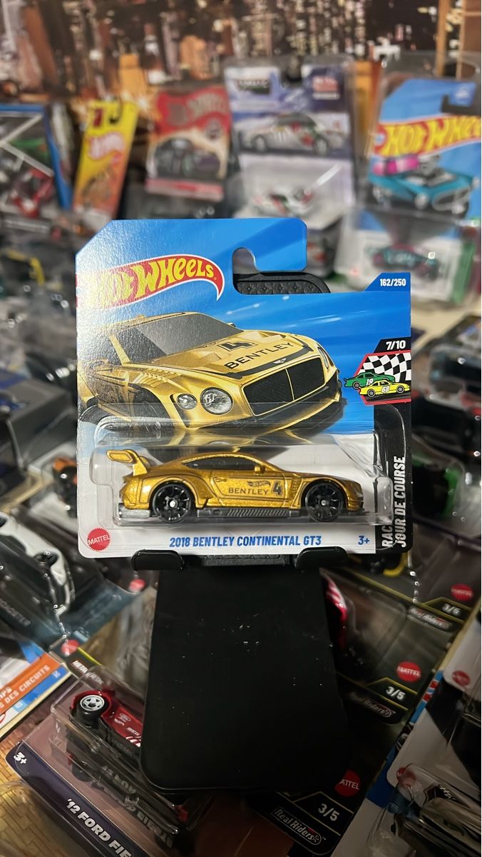 Hot Wheels Modellini d'auto: Hot Wheels Bentley Continental GT3 Gold – Nuovo (secondo la descrizione) da Thayngen venduto da sop_2xnz