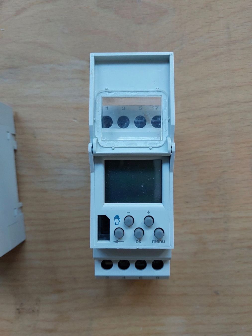 Hager Interruttori: Hager timer 230v, 16ah – Usato da Morbio Inferiore venduto da udry65