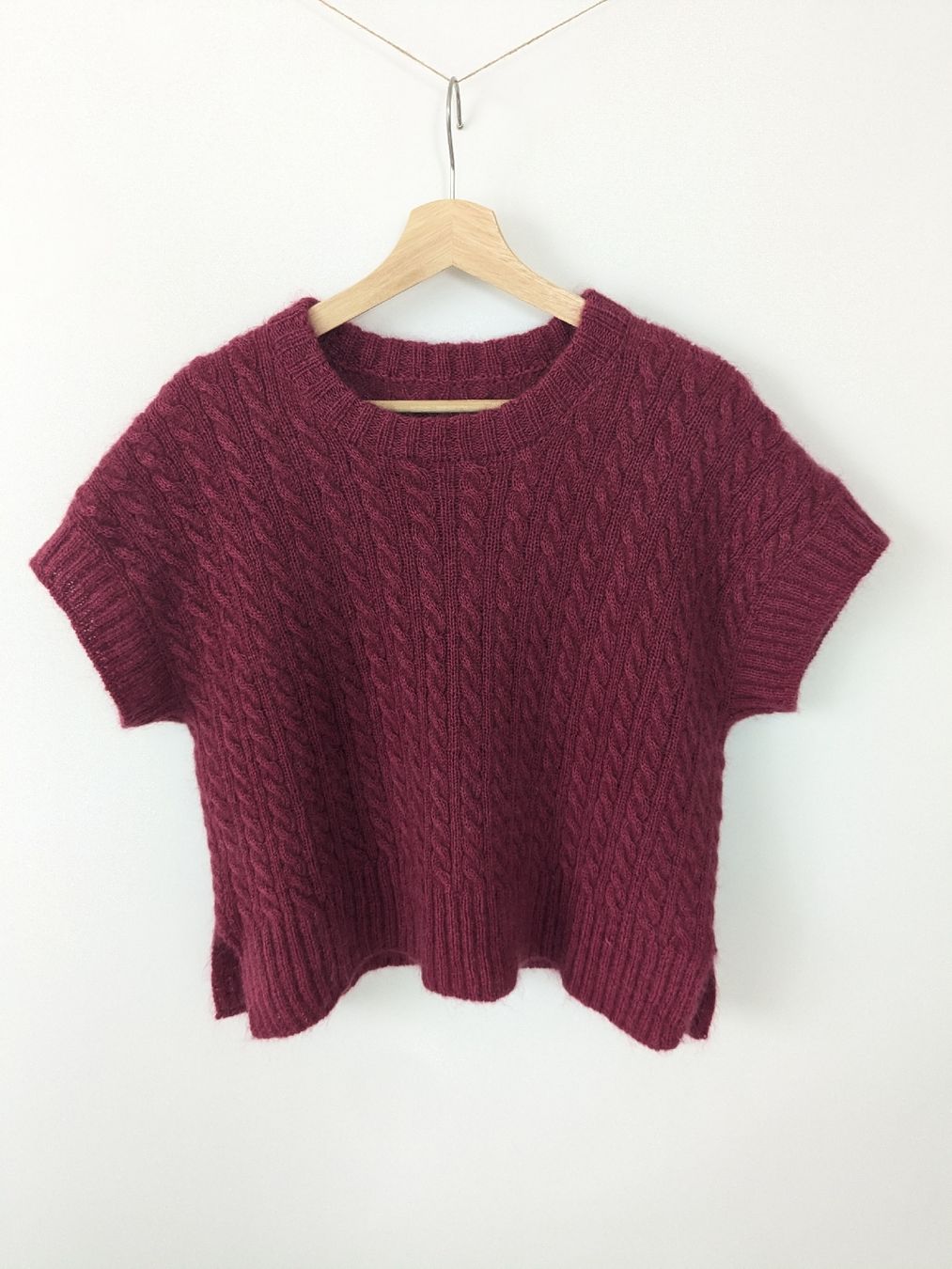 Gilet & Giacche senza maniche: Burgunderfarbene Strickweste Gr.M – Usato da Rorschach venduto da olg_5qq2 2