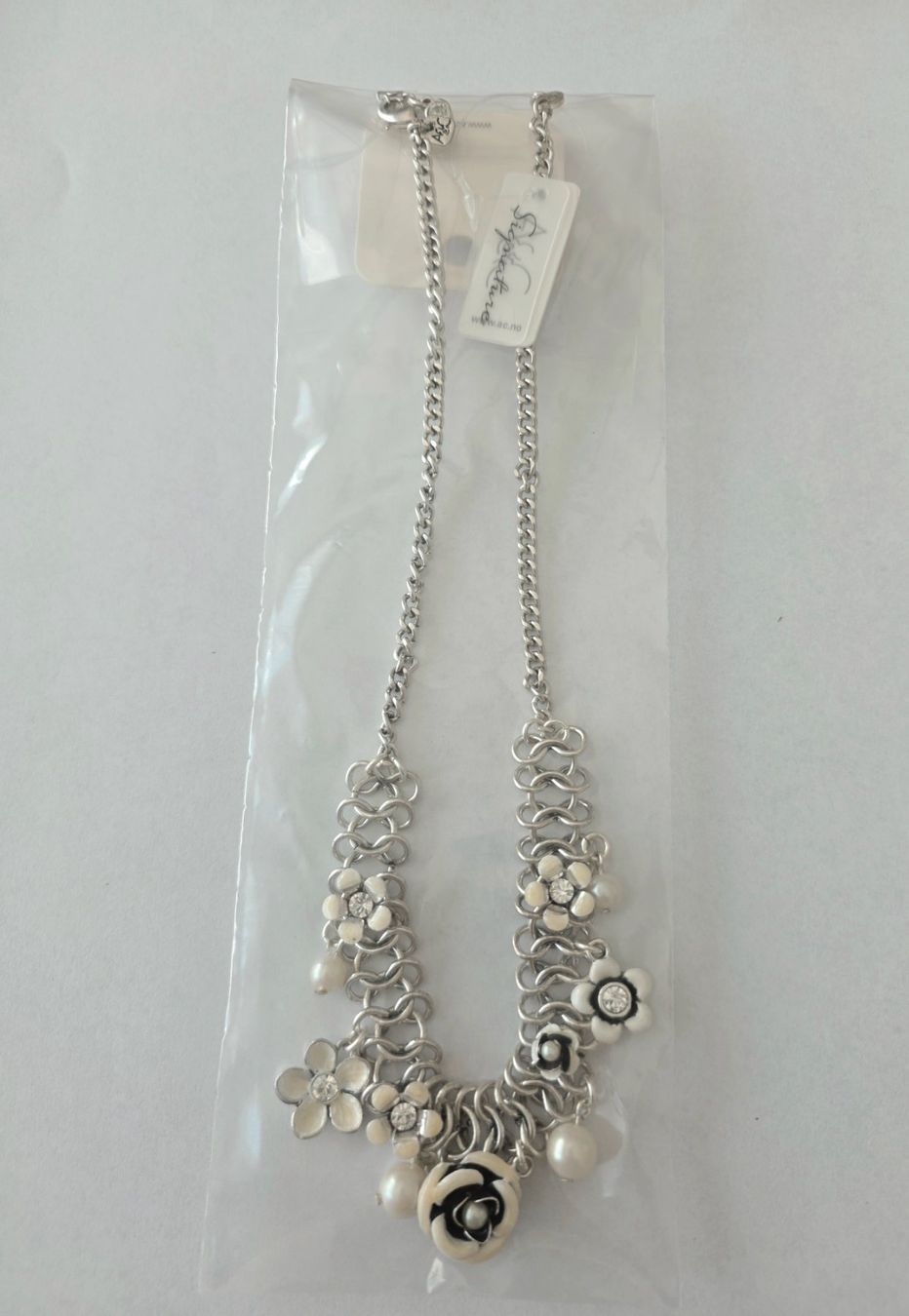 Catenine: Elegantes Collier mit Perlen & Blüten Design - A&C neu – Nuovo e nell'imballaggio originale da Uetikon am See venduto da Springdream 6