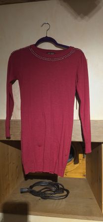 Pull femme rouge avec strass bon état