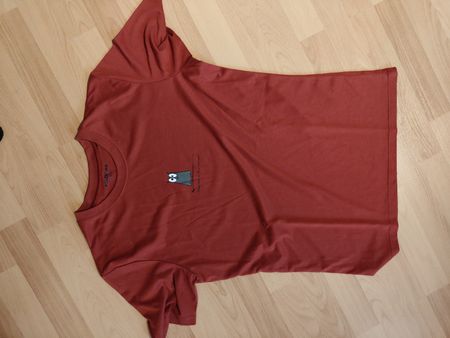 T-Shirt rot mit Motiv Aufdruck Grösse M guter Zustand