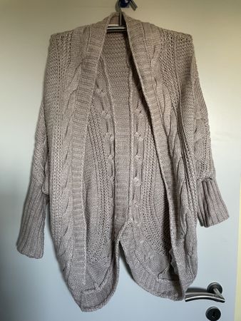 Cardigan Zara beige tricoté chaud hiver taille M unique