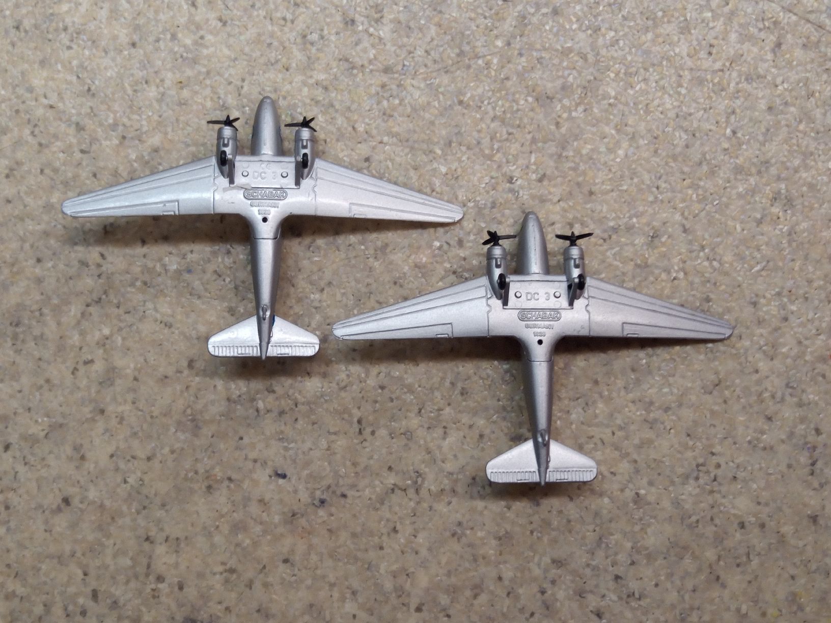 Kit di modellismo & Modellini statici: 2 Flugzeugmodelle Schabak – Usato da Reiden venduto da Zofi-Brocki 3