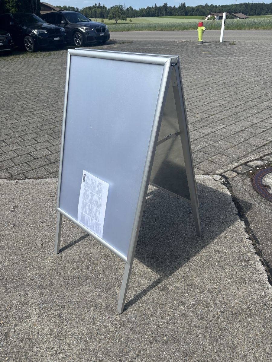 Allestimento di negozi e stand fieristici: Ausstellständer für Plakate – Usato da Tagelswangen venduto da Bluefox_Crafting
