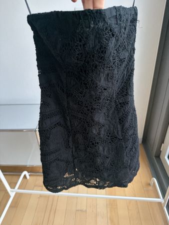 Schwarzes Spitzenkleid von Reserved, Grösse XS Top!