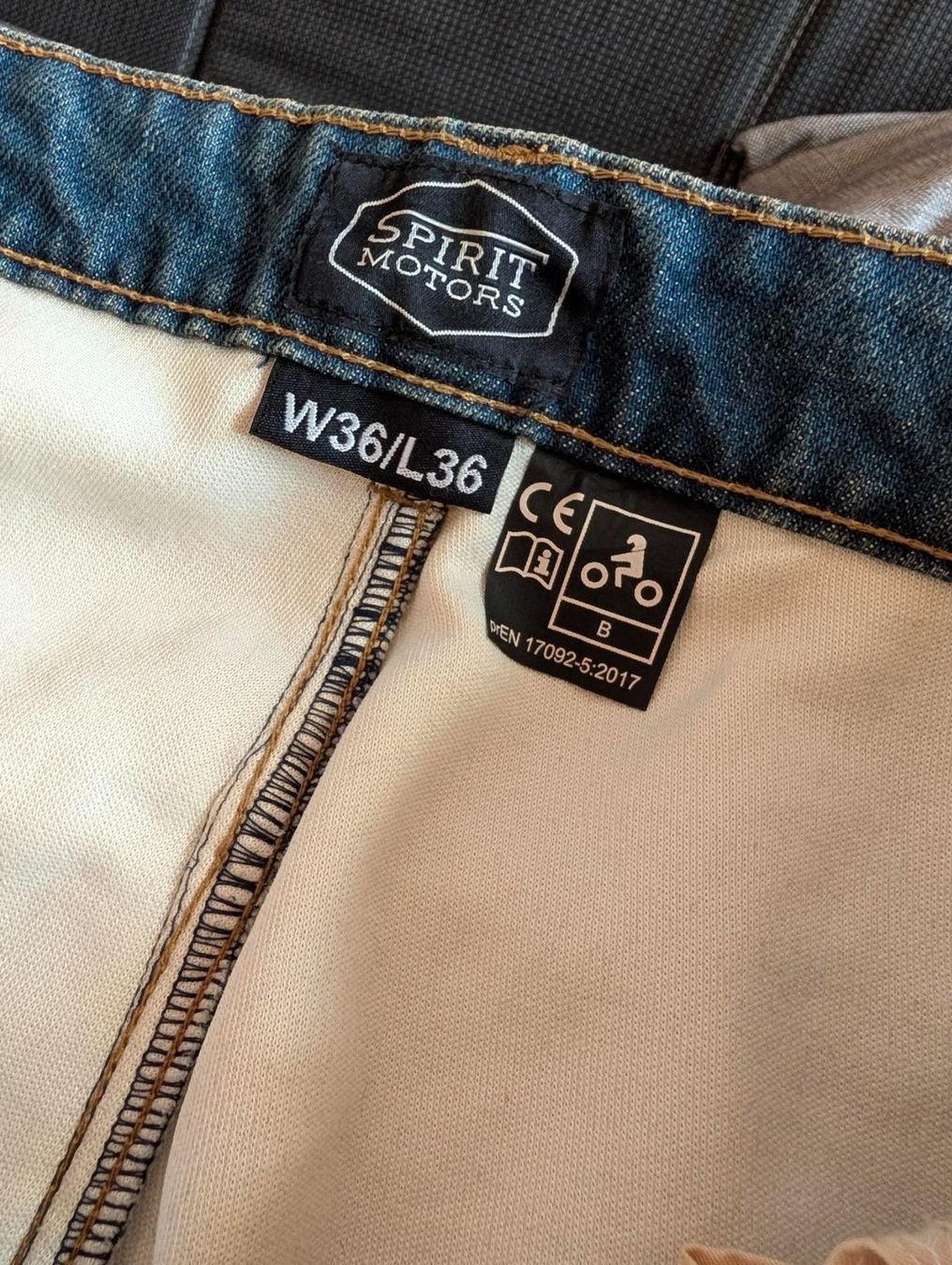 Jeans: Motorrad Jeans – Usato da Ruswil venduto da fam-emm 1