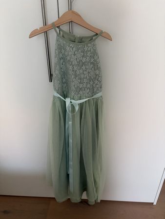 Kleid 140