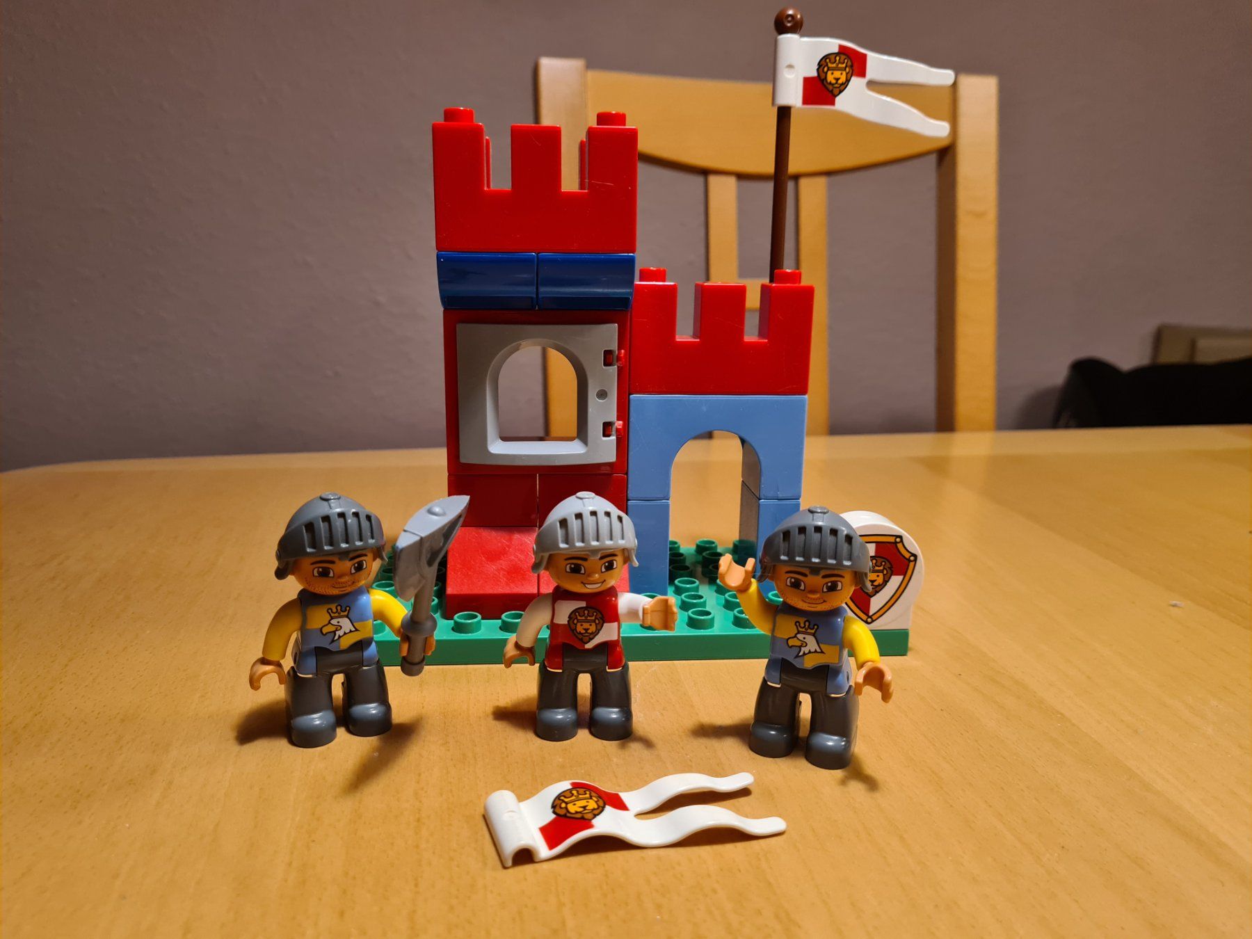 Lego Baukästen: Lot LEGO DUPLO thème chevaliers – Gebraucht aus Nyon von Dap_j77s