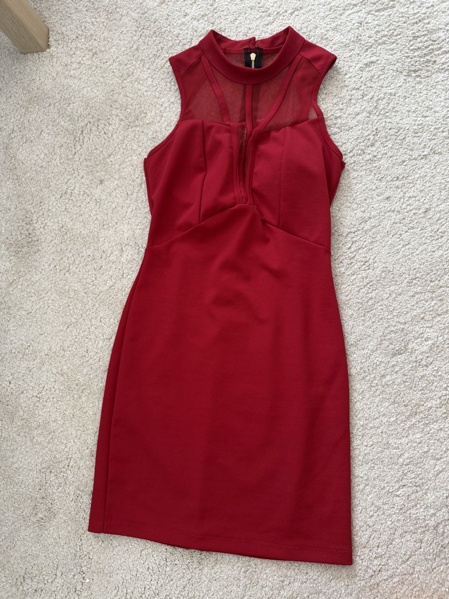 Vestiti: Red Dress with Mesh Top - Size M- Tiny Flaw on Back – Usato da Zürich venduto da aar_9mtz 5