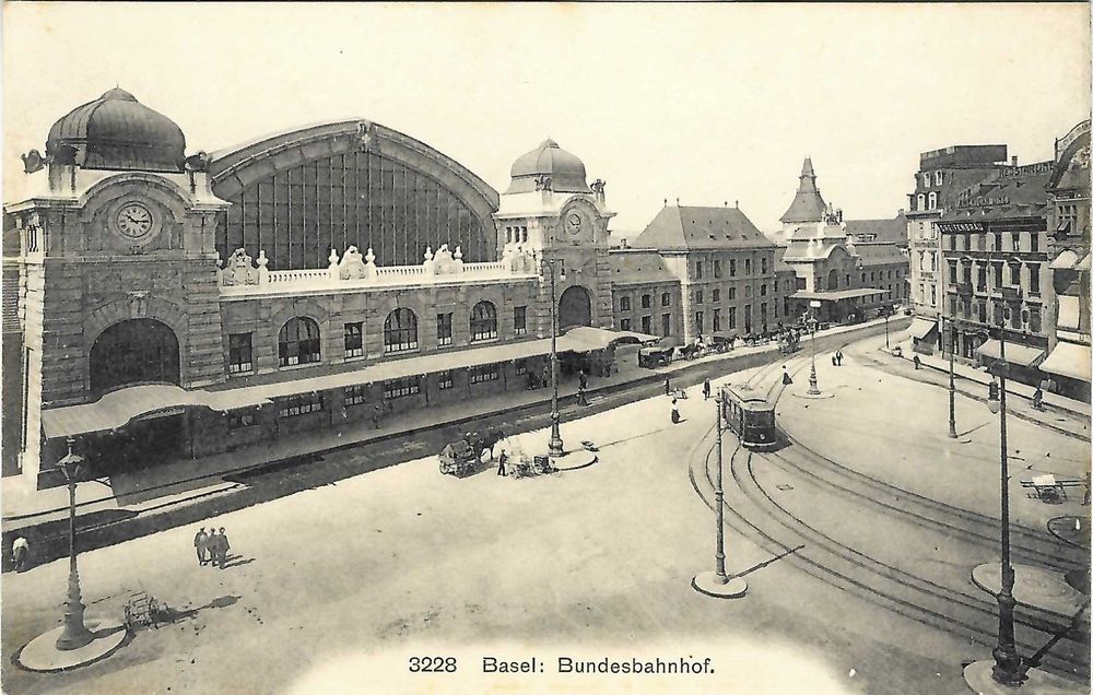Basel Bundesbahnhof altes Tram Nr.3228 , 1940 1