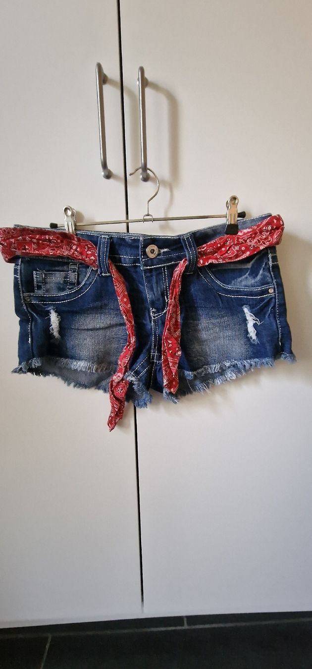 Jeans: Hotpants – Nuovo (secondo la descrizione) da Oftringen venduto da bin_2wk8