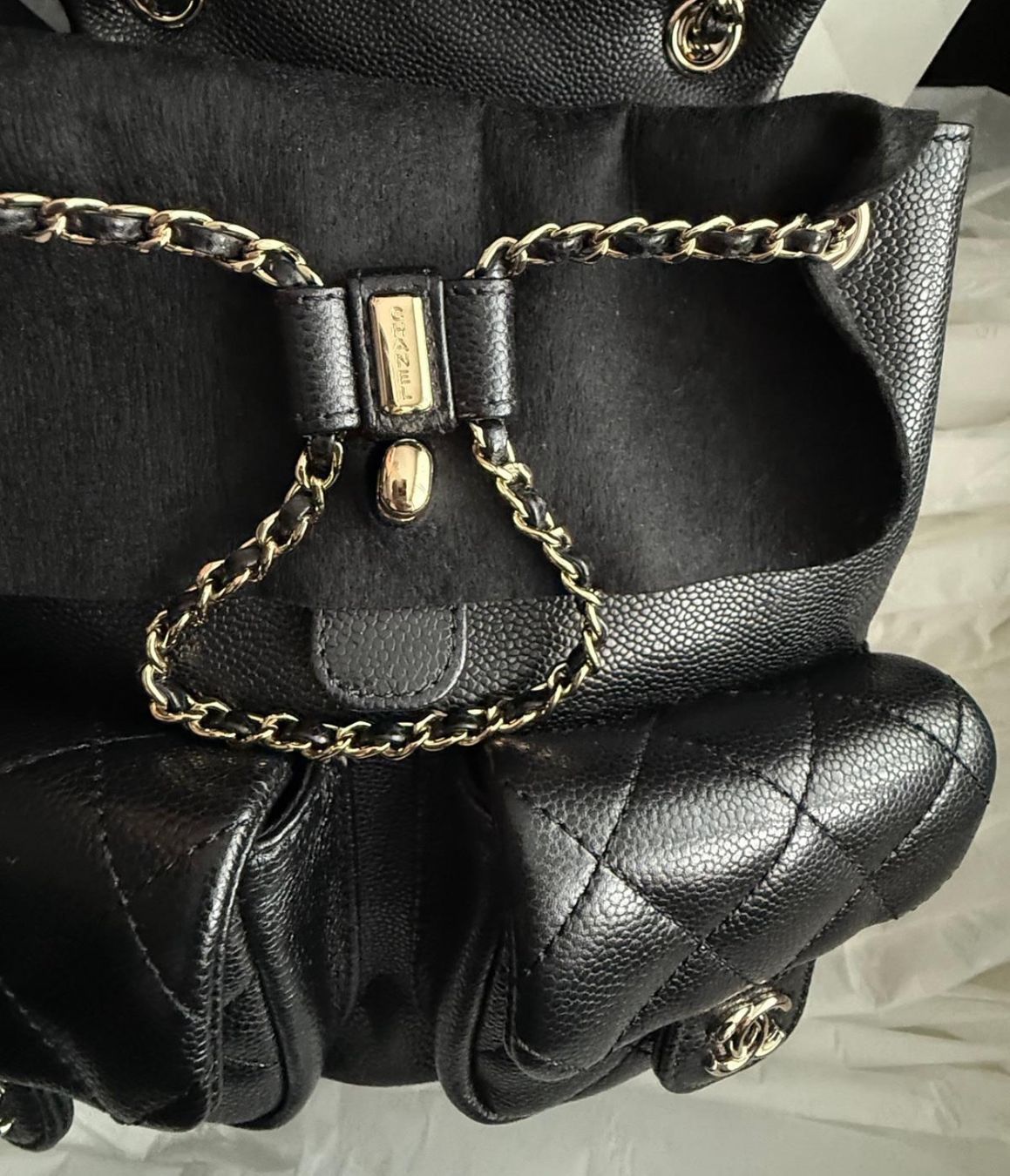Chanel Zaini: Chanel ikonischer DUMA Rucksack – Nuovo e nell'imballaggio originale da Riehen venduto da karolina3 3