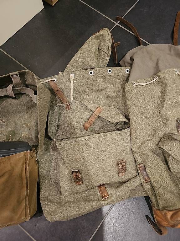 Zaini: Alte Militär Rücksäcke – Usato da Dussnang venduto da mech30 2