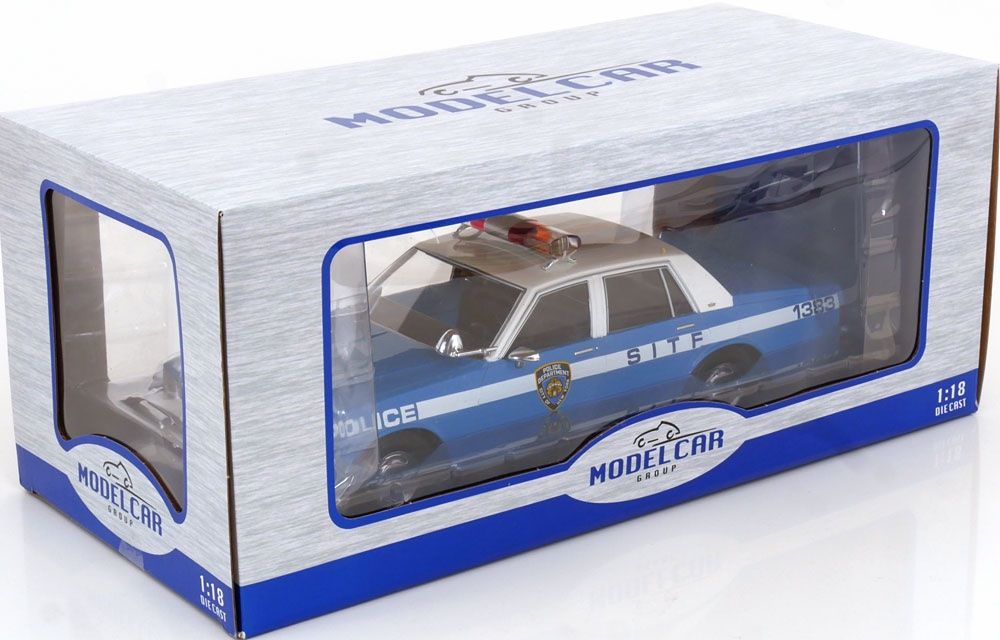 Chevrolet Modellini d'auto: CHEVROLET CAPRICE NYPD  HELLBLAU 1:18 MCG 1:18 – Nuovo e nell'imballaggio originale da Suhr venduto da Moebelsiralfred 2