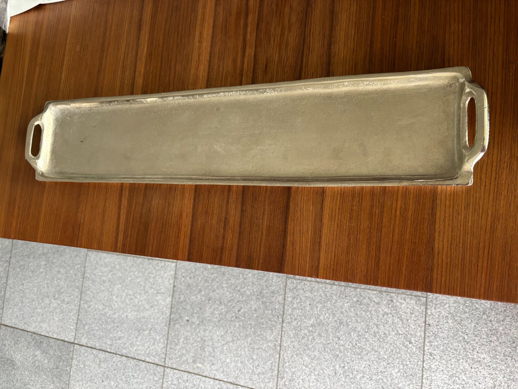 Piatti di portata: Serviertablett, NEU, Schale Handmade, Aluminium 76 cm lang – Nuovo (secondo la descrizione) da schmerikon venduto da nicole091 1