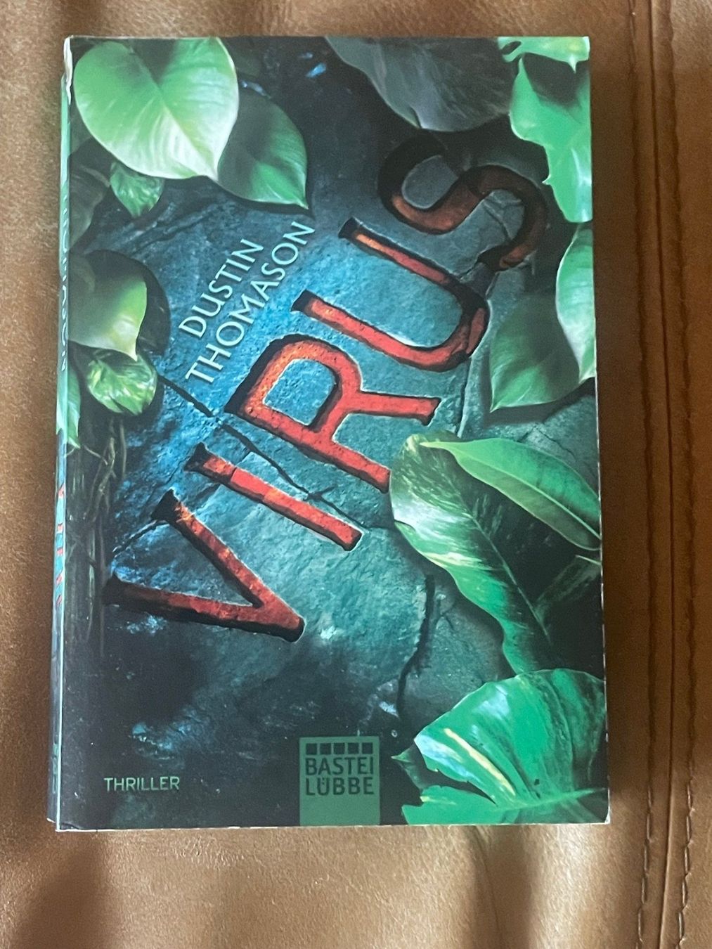 Libri: Virus - Dustin Thomason – Usato da Oberiberg venduto da Cheyha