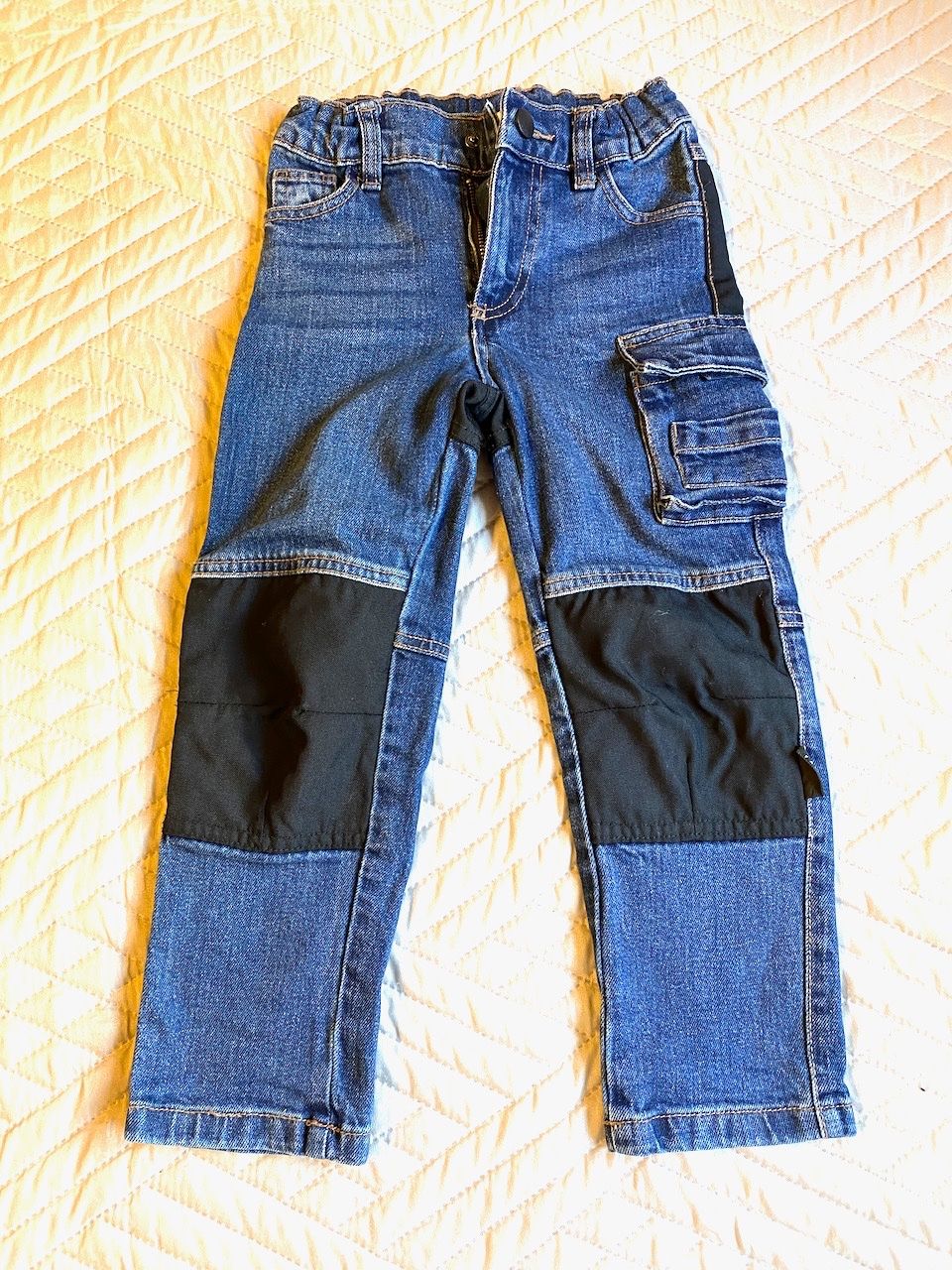 Pantalons: Kinder Cargo Freizeithose, Gr. 110 , neu – D'occasion à Uster par ros_pym8