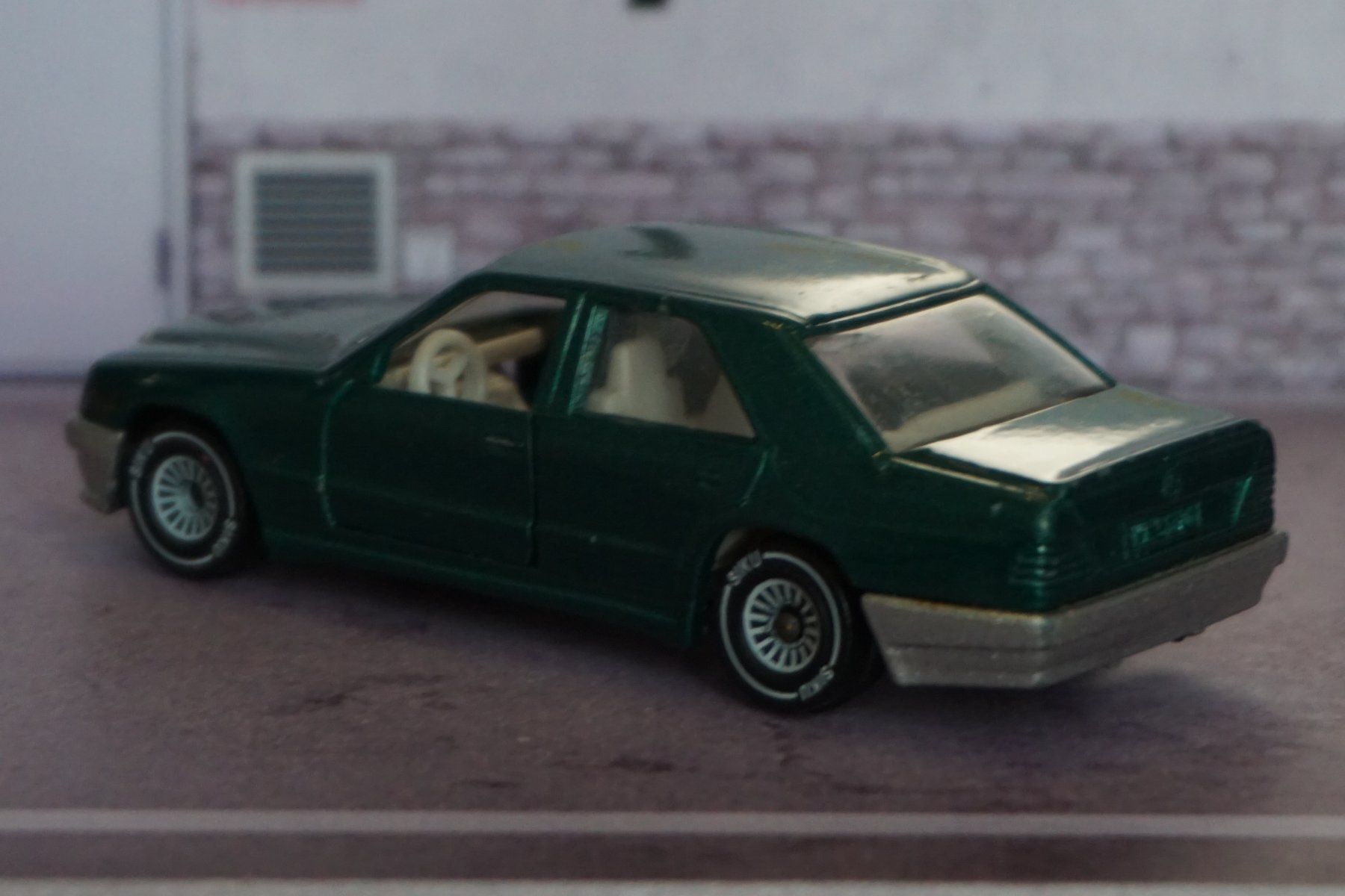 Siku Voitures modèles: Siku Mercedes 300 E RAR TOP !!!!!!!!!!!!!!!! – D'occasion à Reiden par Doppeldecker69 1