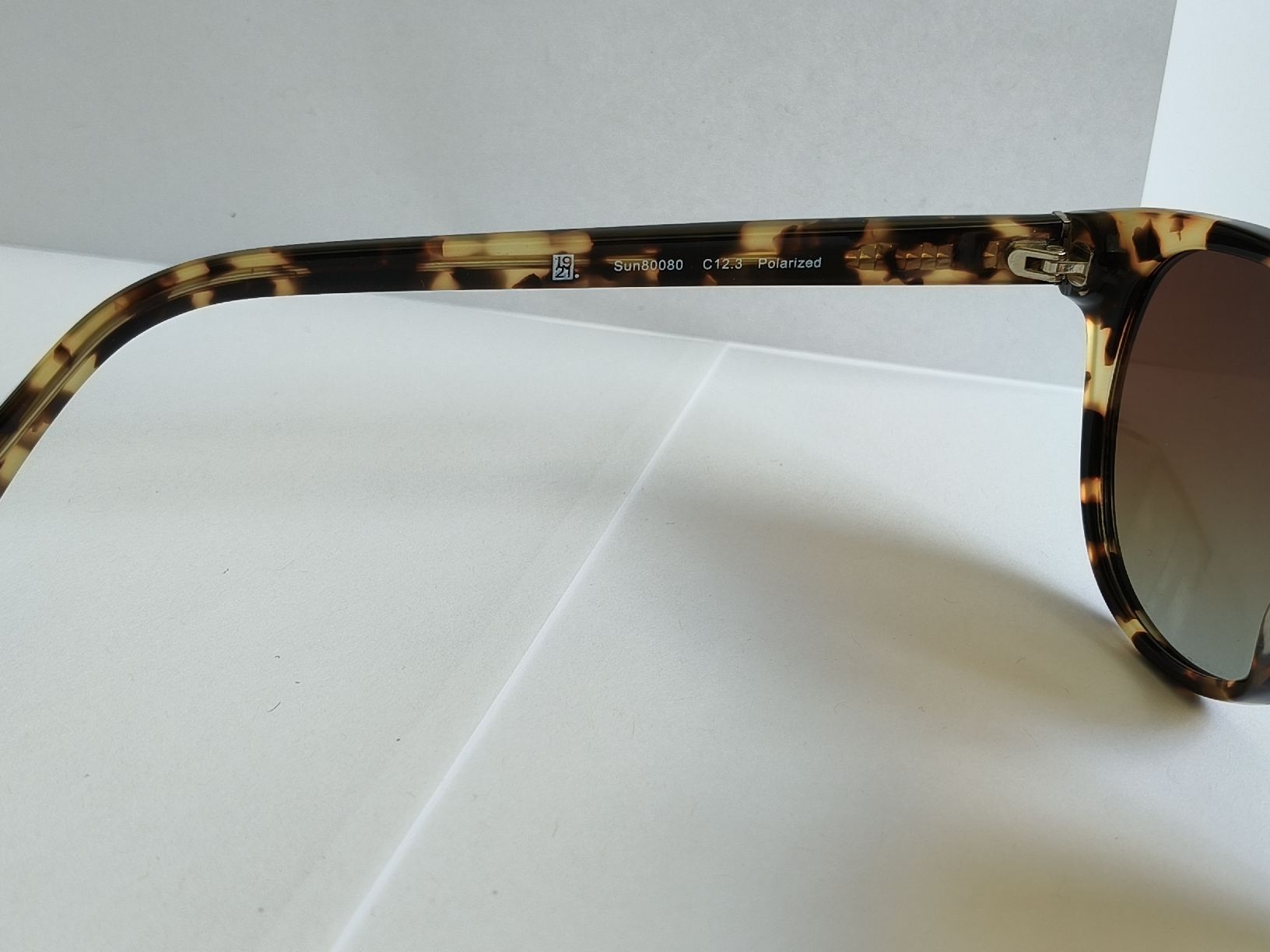 Occhiali & Lenti: Stylish Sunglasses with Tortoise Shell Pattern - Polarized – Nuovo (secondo la descrizione) da Zürich venduto da sha_vw65 4