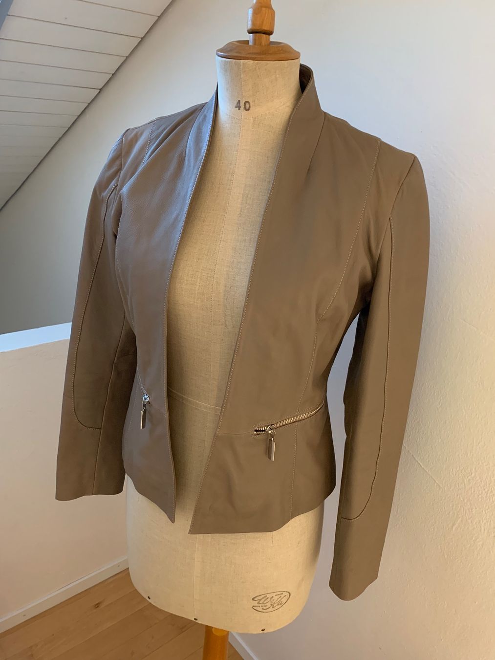 Navyboot Vestes: Navyboot Lederjacke – D'occasion à Ennetbaden par usemiste