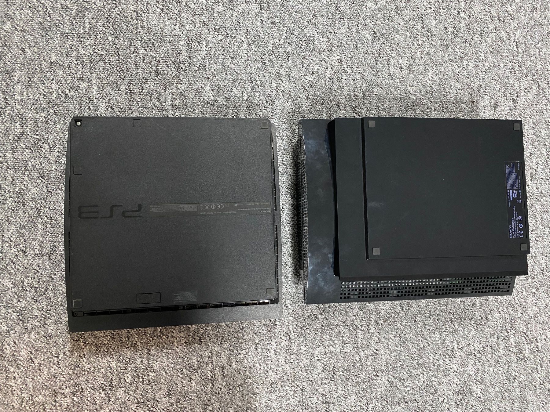 Sony Console: 2x PS3 / 4x Controller / 7x PS3 Spiele – Usato da Bettlach venduto da B21 2