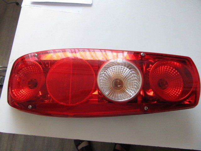 Tutti pezzi di ricambio auto: Neue Womo-Heckleuchte – Nuovo e nell'imballaggio originale da Lausen venduto da Re4649