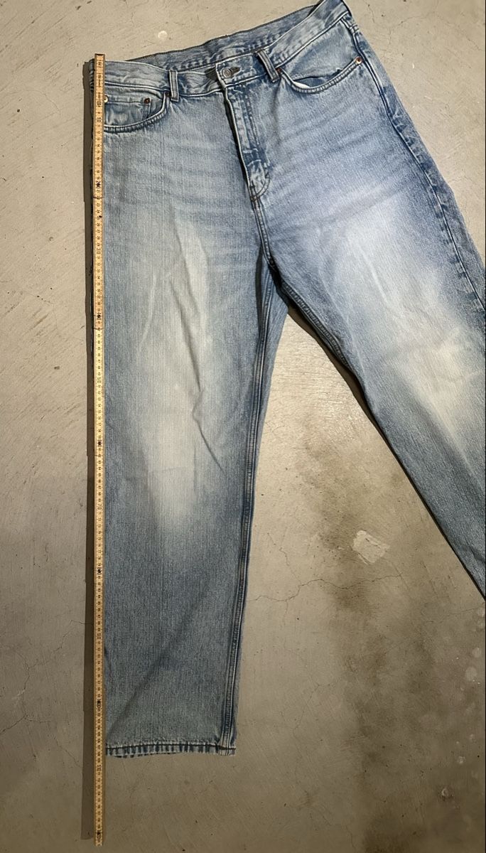Weekday Jeans: Weekday Galaxy Loose Jeans ice blue 32 – Nuovo (secondo la descrizione) da Dättwil AG venduto da seung.kuk 5