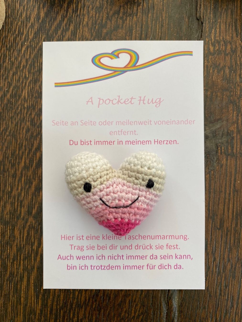 Cartoline: Pocket Hug / Taschenumarmung Handmade – Nuovo e nell'imballaggio originale da St. Niklaus VS venduto da loumonrohandmade