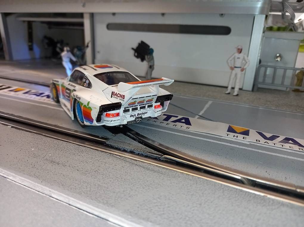 Carrera Piste: Porsche 935 K3 Apple Carrera Digital 132 – Nuovo (secondo la descrizione) da Langenthal venduto da noa_9wcy 2