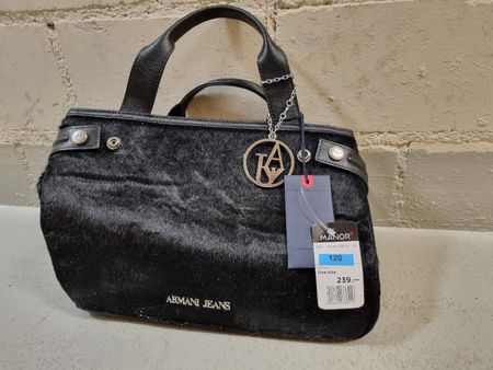 Schicke Armani Jeans Handtasche, neuwertig, Winter-Look!