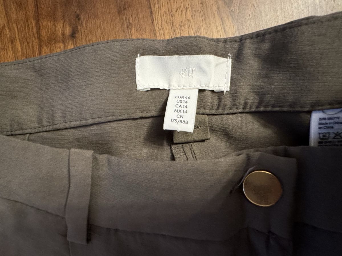 H&M Pantaloni: H&M khaki hose gr.46 - neu – Nuovo (secondo la descrizione) da Zürich venduto da yas_7vdk 1