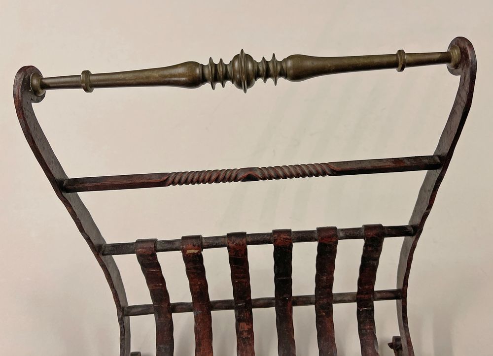 Handgeschmiedeter Trinkhornständer Aus Eisen – Tordiert, Schwarz, Durchmesser 75 Mm