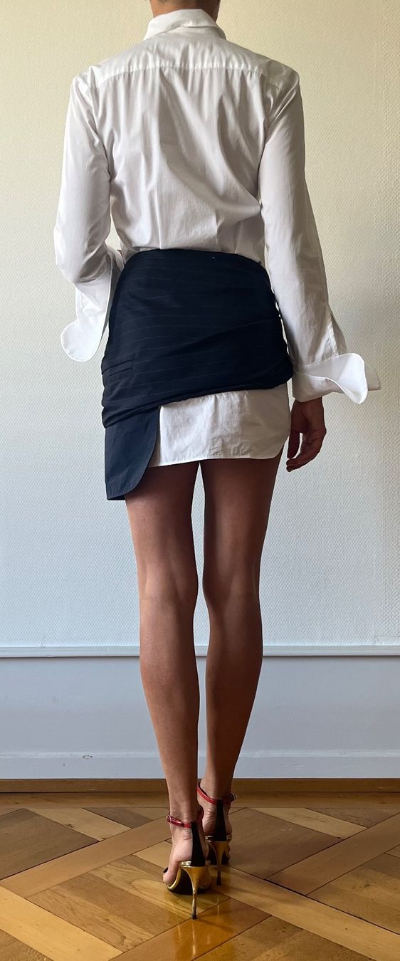 Jacquemus Kleider: Jacquemus, robe asymétrique 36 – Gebraucht aus Genève von dachaw 1